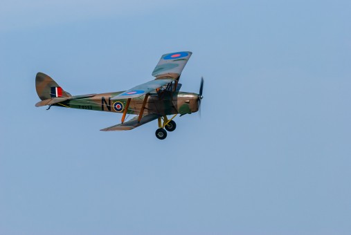 DH.82 Tiger Moth en démonstration lors du meeting aérien du centenaire à Amiens