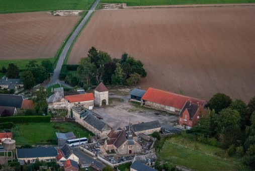 Ferme de Bucy-lès-Cerny et son porche-pigeonnier