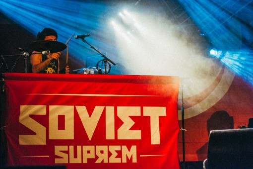 Soviet Suprem en concert au festival Les Vers Solidaires 11